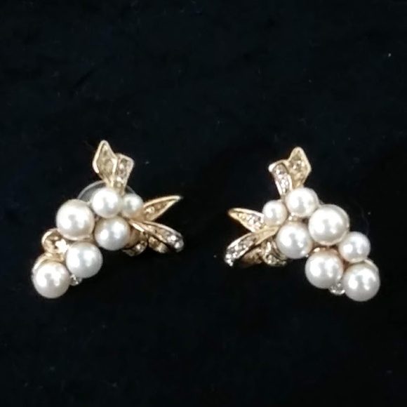 Vintage Pearl Earring Bundle - Picture 4 of 7